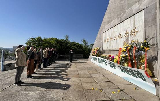 9a0c7ecd1392a0469457a682b385e8a